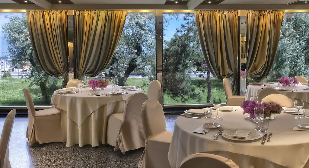 Hotel Ambasciatori Rimini 4*,